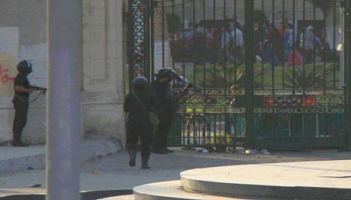 لليوم الثاني.. ميليشيات الانقلاب داخل جامعة القاهرة