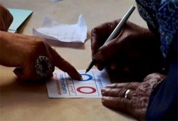 النيويورك تايمز: استفتاء العسكر  لم يعالج الانقسام أو يوقف الاحتجاج