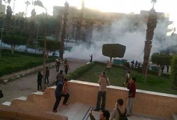 رئيس جامعة القاهرة يحرِّض على الطلاب وقوات الانقلاب تقتحم المدينة