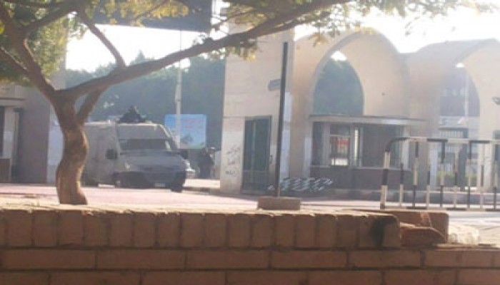 الأمن يقتحم جامعة أسيوط ويطلق الخرطوش على الطلاب بكثافة