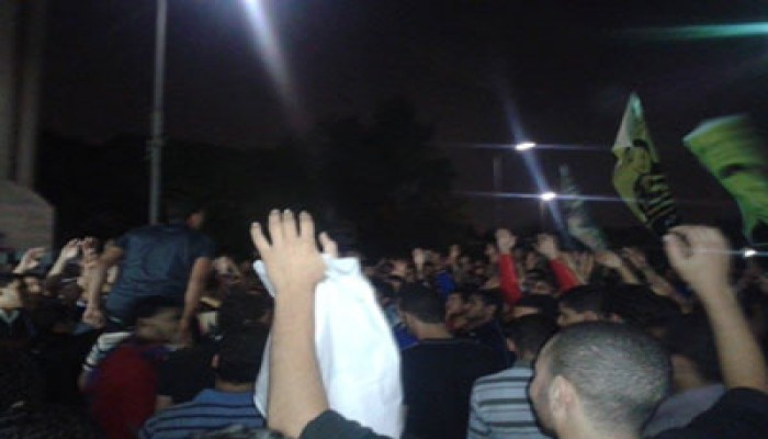 بث مباشر.. طلاب المدينة الجامعية بالأزهر ينتفضون ضد استفتاء الدم