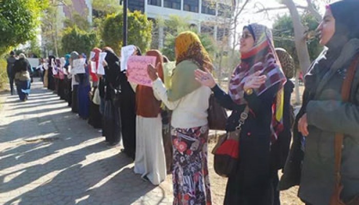 شباب جامعة السويس ينتفضون ضد دستور الدم