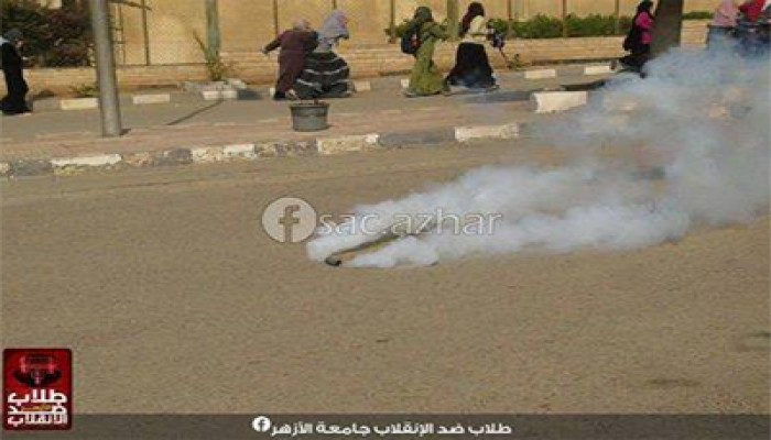 الانقلاب يستخدم هليكوبتر في الاعتداء على طلاب أزهر القاهرة
