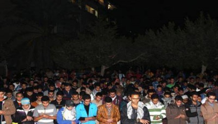 طلاب الأزهر يؤدون صلاة الغائب على شهداء الجامعة