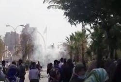 فيديو.. حرائر أسيوط يتحدون الغاز ويهتفن ضد الإرهابي "السيسي"