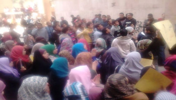 طلاب حقوق حلوان يتظاهرون ضد الانقلاب