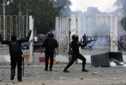 بث مباشر.. داخلية الانقلاب تطلق الغاز والخرطوش على طلاب الأزهر