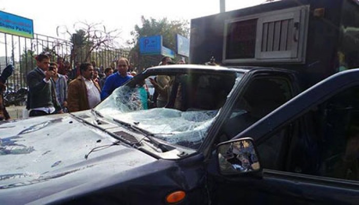 صمود مسيرة  طلاب "عين شمس" أمام هجوم مليشيات الانقلاب