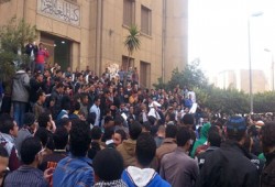 طلاب اللغات والترجمة بالأزهر يضربون عن الامتحانات