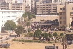 مدرعات الانقلاب تحاصر طب البنات ومدينة البنين بالأزهر