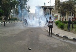 اقتحام المدينة الجامعية للأزهر من البوابة الرئيسية وإطلاق قنابل الغاز