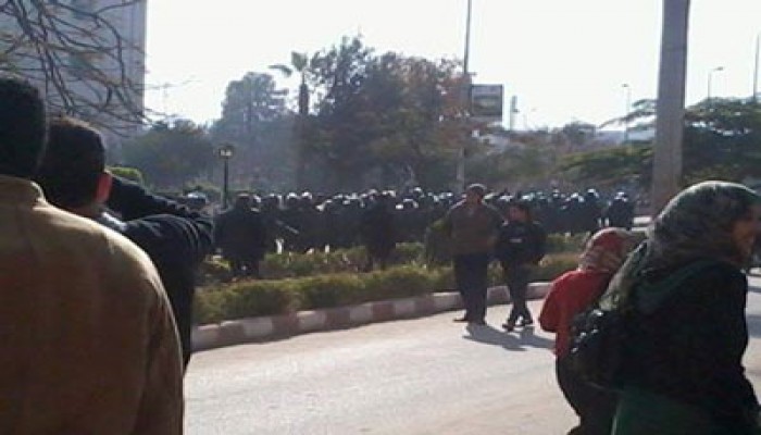 أمن الانقلاب يقتحم جامعة الزقازيق المنتفضة تضامنًا مع الأزهر