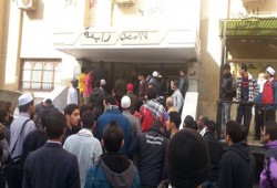 إطلاق خرطوش وإلقاء حجارة من أعلى كلية أصول الدين