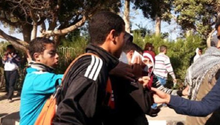 الأمن يعتدي بالغاز والخرطوش على مسيرة طلاب الأزهر