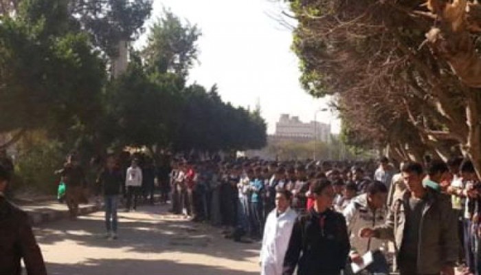 الآلاف من أحرار الأزهر يؤدون صلاة الغائب على شهيد الأمس
