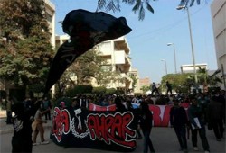 بث مباشر.. طلاب الزقازيق يتظاهرون تحديًا لقرارات الإدارة الفاشلة