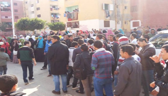 وقفة لطلاب جامعة السادات رفضًا للانقلاب وقراراته
