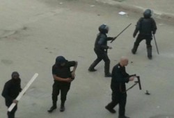 بالصور.. ميليشيات الانقلاب تطلق الخرطوش والغاز داخل حرم جامعة الزقازيق