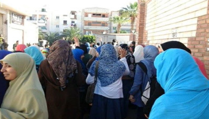 تظاهرة حاشدة لطلاب "جامعة دمياط" لمقاطعة وثيقة الانقلاب