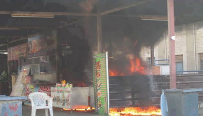 بلطجية يشعلون النيران بكافتيريا بنات الأزهر واعتقالات عشوائية