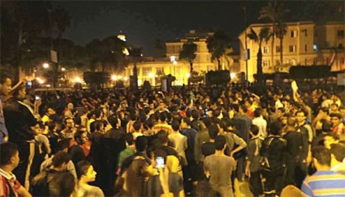 مسيرة ليلية بالمدينة الجامعية بالقاهرة تطالب بالإفراج عن الطلبة