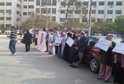 وقفة لأعضاء تدريس الزقازيق تنديدًا باستمرار اعتقال زملائهم