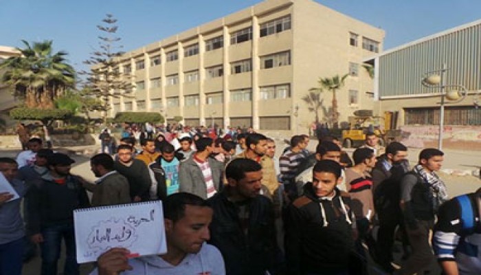 بث مباشر.. مسيرة حاشدة بجامعة الزقازيق رفضًا لوثيقة الانقلاب