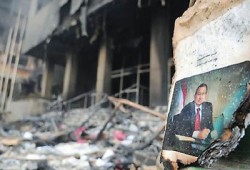 واشنطن بوست: محاكمة الرئيس المنتخب بداية عقاب الشعب لإقالته المخلوع