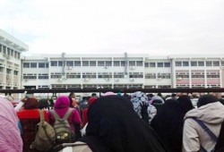 مسيرة حاشدة لطلاب جامعة السويس رغم بلطجة الأمن والبرد القارس