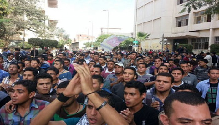 بث مباشر.. مسيرة حاشدة بجامعة الزقازيق في يوم الطوفان الطلابي