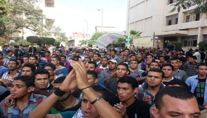 بث مباشر.. مسيرة حاشدة بجامعة الزقازيق في يوم الطوفان الطلابي