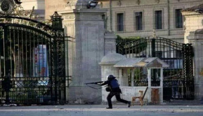 قنابل الغاز تدخل جامعة القاهرة.. وكر وفر بين طلاب رافضي الانقلاب والأمن
