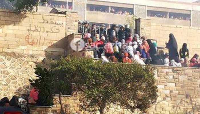 طالبات الأزهر يستغثن بالإسعاف والأطباء لإنقاذ الطالبات