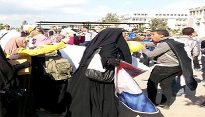 انتفاضة بجامعة قناة السويس  تضامنًا مع طلاب الأزهر
