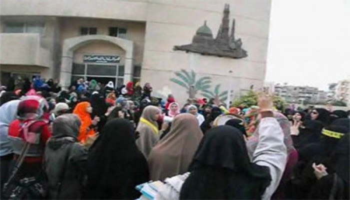 طالبات الدراسات الإسلامية ببورسعيد يتظاهرن تنديدًا بالانقلاب وجرائمه