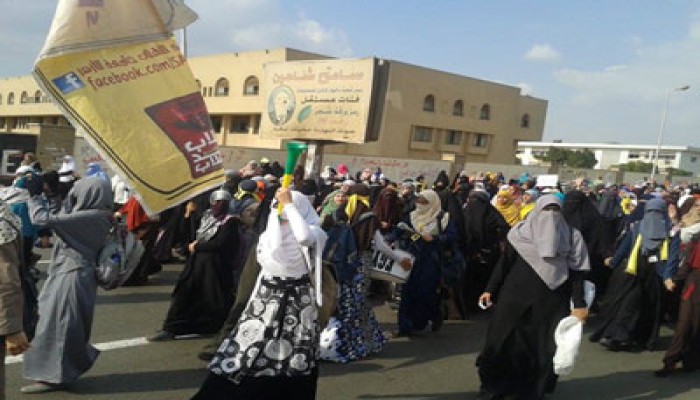مسيرة حاشدة لحرائر الأزهر ردًّا على اقتحام المدينة والحرم الجامعي