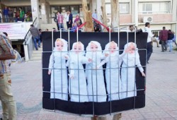 بالصور.. معرض لفضح جرائم العسكر بجامعة جنوب الوادي بقنا