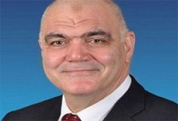 "الانقلاب" يمنع "رئيس جامعة الإسكندرية" من السفر!!