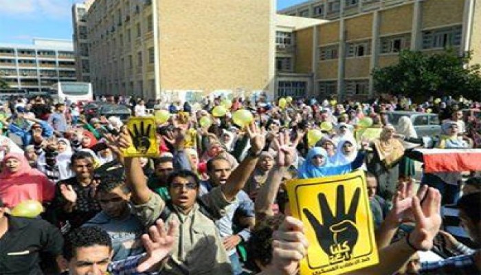 عميد علوم الإسكندرية يطالب الطلاب بالاعتذار له ودفع 40 ألف جنيه في مقابل سحب التحقيق معهم