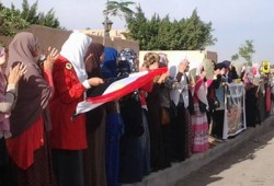 مسيرة حاشدة بجامعة السادات تضامنًا مع حرائر الإسكندرية