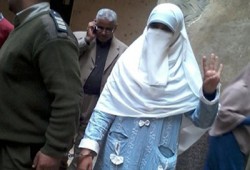 آداب المنوفية تفصل "شيماء الحديدي".. وطلاب الجامعة يتوعدون بدحر الانقلاب