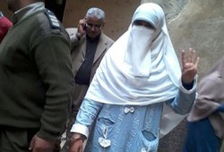 آداب المنوفية تفصل "شيماء الحديدي".. وطلاب الجامعة يتوعدون بدحر الانقلاب