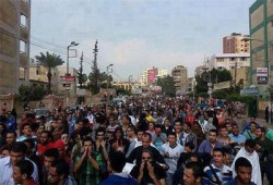 وقفة ومسيرة لأساتذة وطلاب جامعة المنصورة للتنديد بجرائم الانقلاب