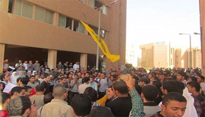 وقفة حاشدة بجامعة المنوفية تنديدًا باعتقال الأساتذة والطلاب