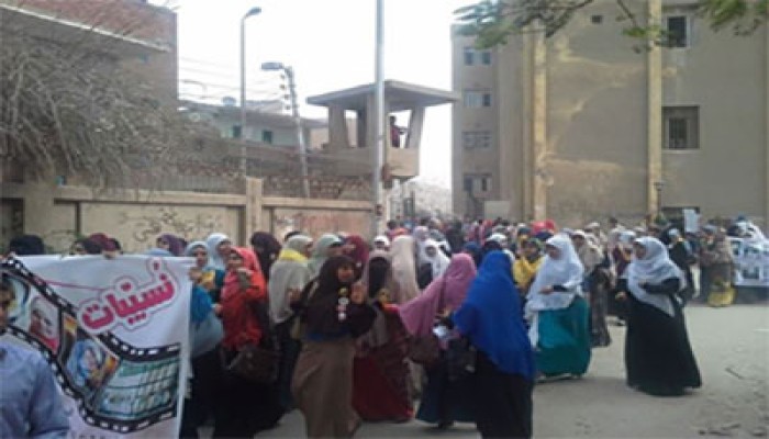 بث مباشر.. مسيرة لطالبات جامعة الزقازيق في مليونية "الرجولة موقف"