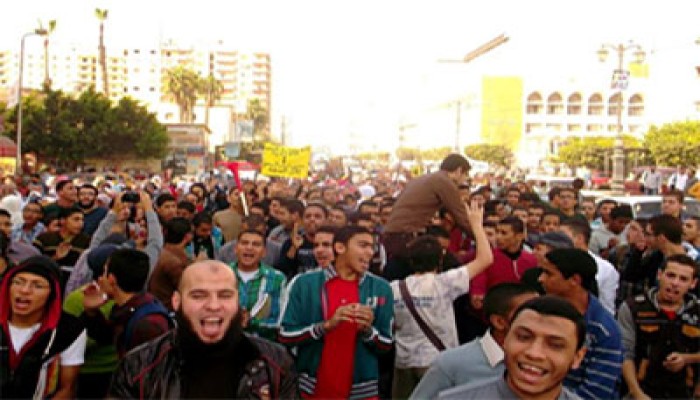مسيرة حاشدة لطلاب دمنهور تنديدًا بحبس حرائر الإسكندرية