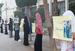 وقفة ومعرض بهندسة وعلوم الزقازيق تنديدًا بالانقلاب وجرائمه