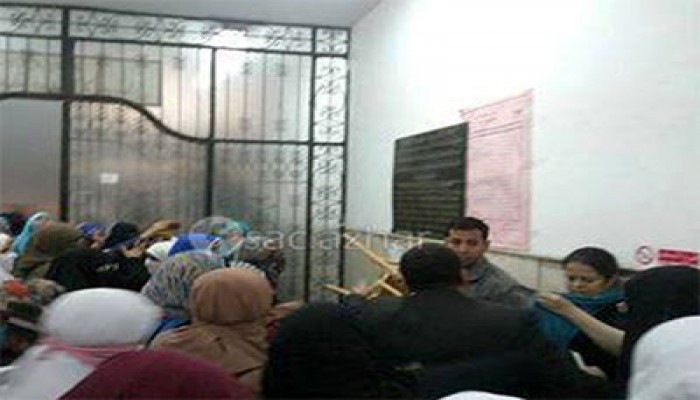 عمال طب أسنان يعتدون على الطالبات وسط ترديدهن "سلمية"