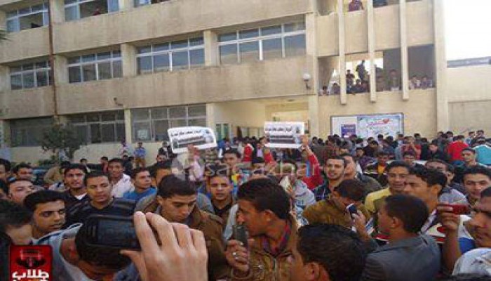 وقفة لطلاب الدراسات الإسلامية بأزهر دمياط ضد إرهاب العسكر