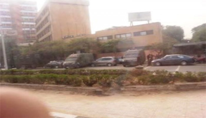 بالصور.. تواجد أمني مكثف بجامعة الأزهر لمواجهة ثورة الطلاب